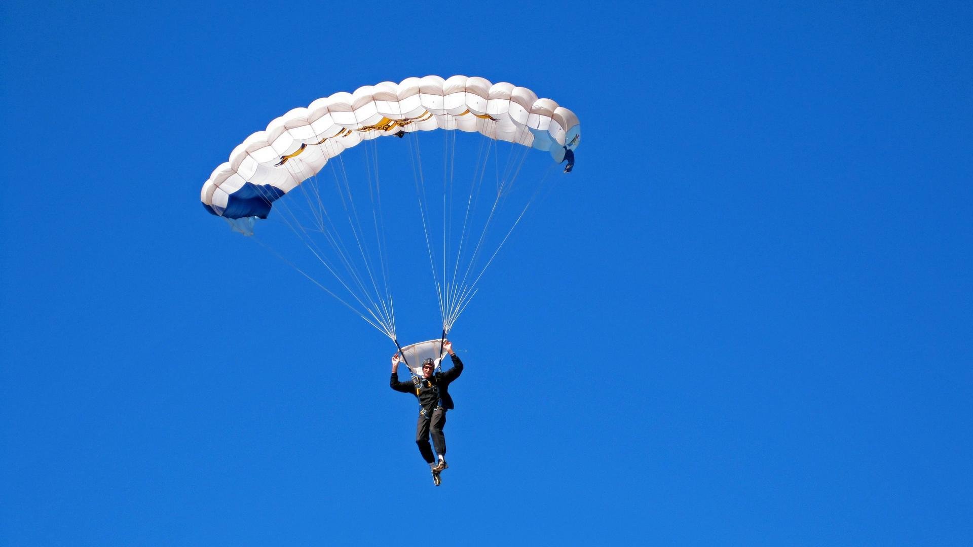 _勇士开启三分狂潮，战绩稳步攀升_，勇士三分绝杀